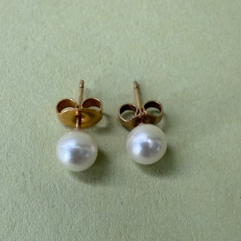Elegant 14K Gold and Genuine Pearl Stud Earrings